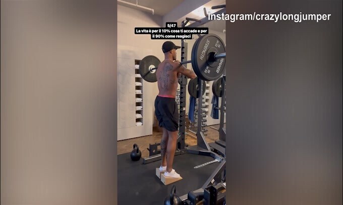 Marcell Jacobs, che forza con i pesi: ecco come li solleva