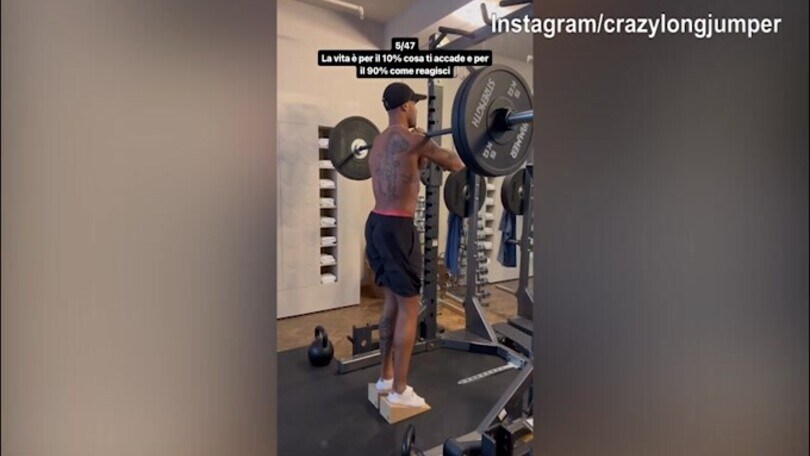 Marcell Jacobs, che forza con i pesi: ecco come li solleva