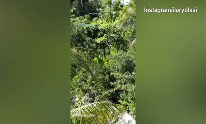 Brasile, continua il lungo giro di Ilary Blasi: la showgirl è a Bahia