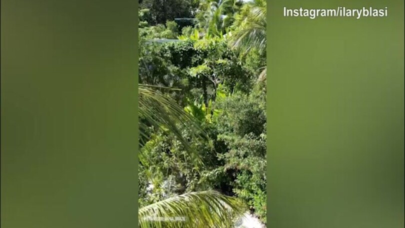Brasile, continua il lungo giro di Ilary Blasi: la showgirl è a Bahia