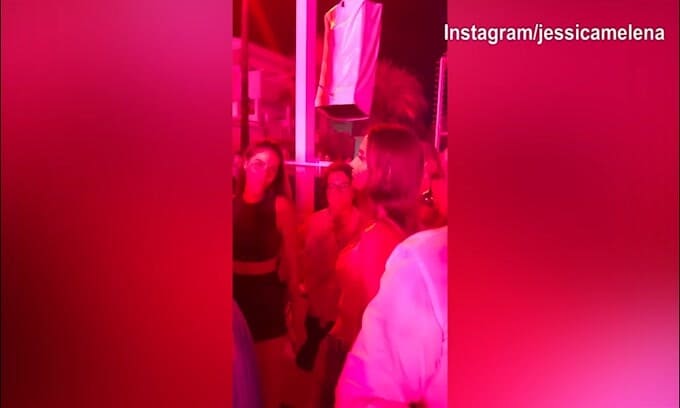Lady Immobile balla ad Ibiza: fan in visibilio!