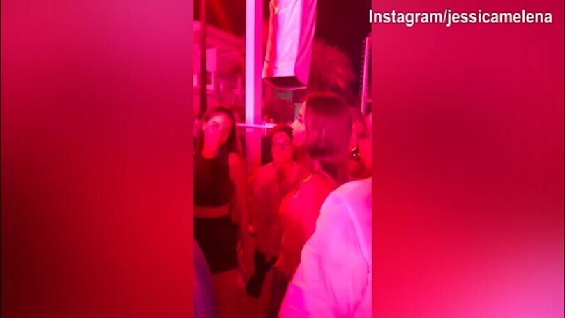 Lady Immobile balla ad Ibiza: fan in visibilio!