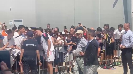 "Dusan, resta a Torino": i tifosi della Juve confermano Vlahovic