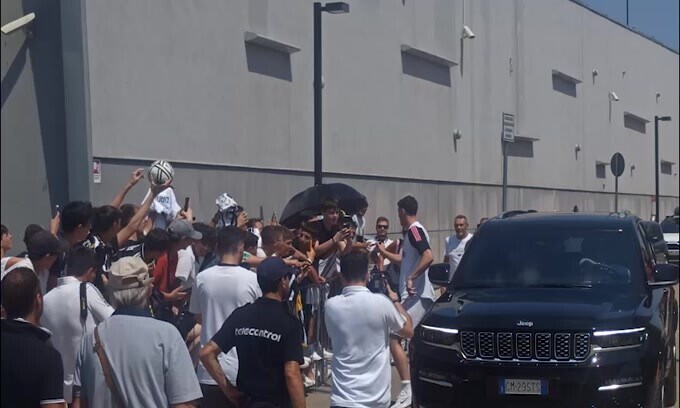 Juve, l'arrivo di Vlahovic: i tifosi impazziscono!