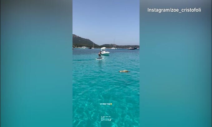 Lady Hernandez sul surf elettrico: "La mia prima volta"