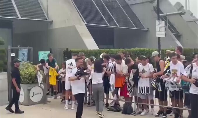 Juve, visite mediche per il terzo giorno di fila: ecco Szczesny e Milik
