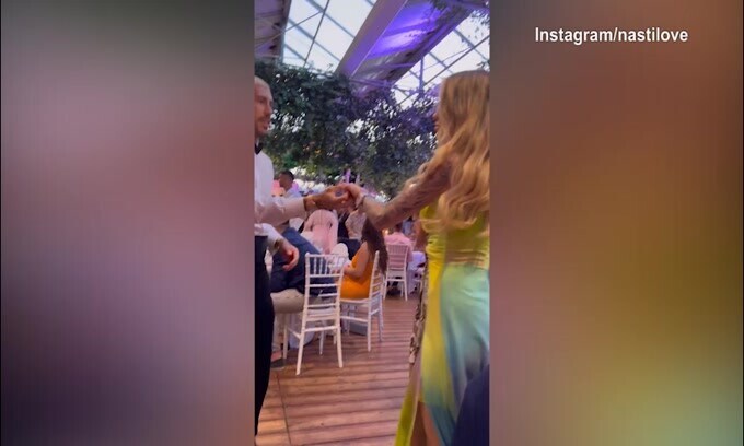 La dolce dedica della moglie a Zaccagni: "Mi manchi troppo"