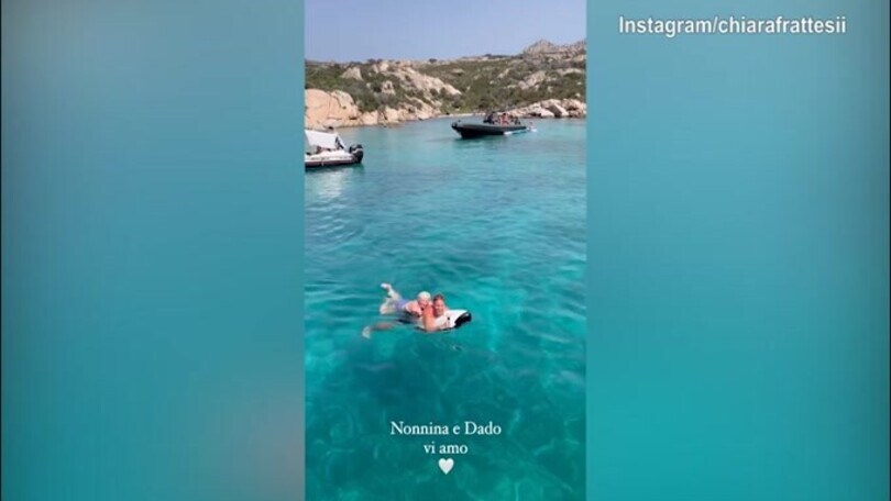 Frattesi nipote d'oro: scorta la nonna in mare