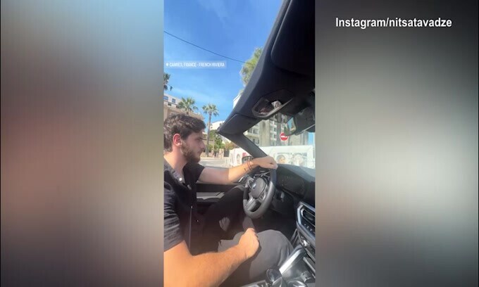 Kvara in cabriolet, il video del georgiano per le strade di Cannes
