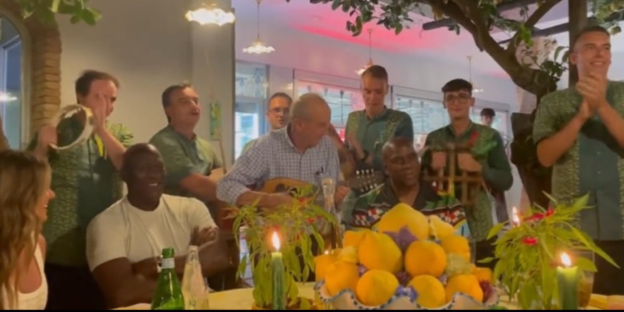 Cosa ci fanno Michael Jordan, Magic Johnson e Samuel Jackson a Capri VIDEO