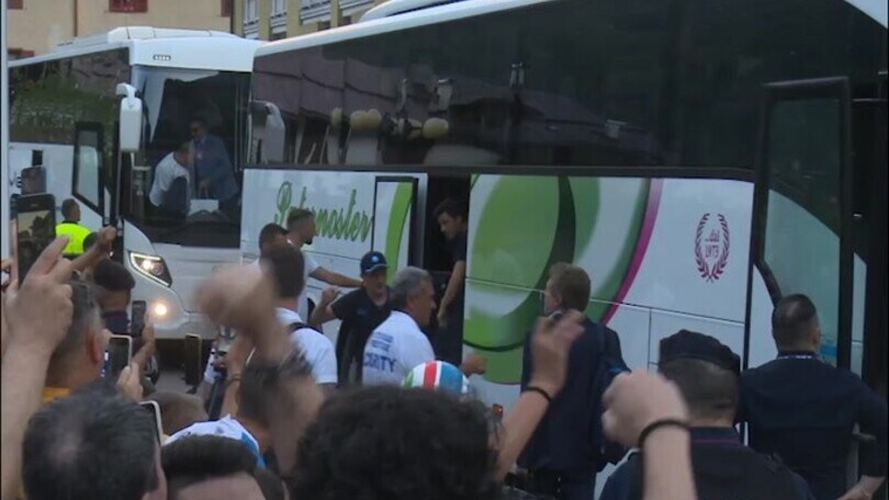 Napoli, bagno di folla a Dimaro per l'arrivo dei campioni d'Italia
