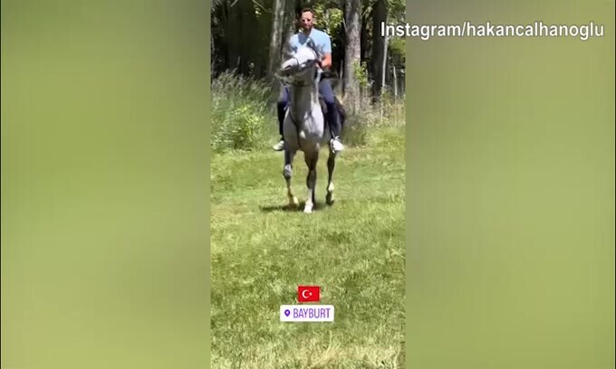Weekend a cavallo per Calhanoglu