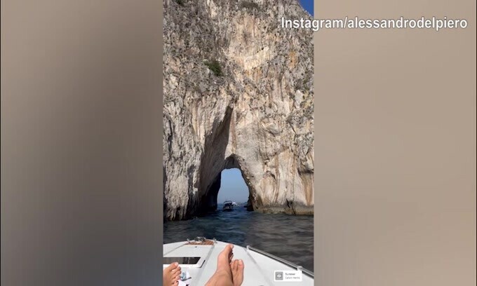 Alex Del Piero e Sonia in barca a Capri