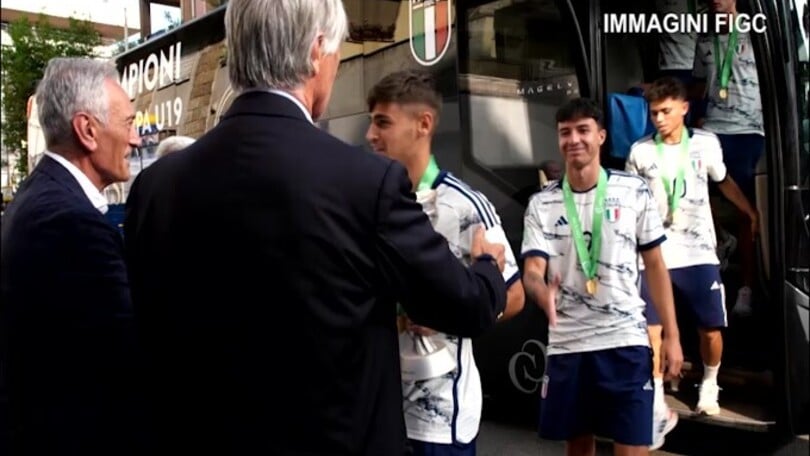 Gravina riceve l'Under 19: "Complimenti e grazie a tutti"