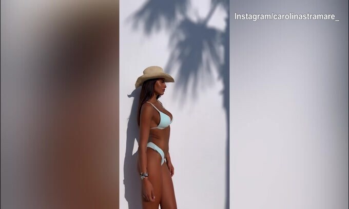 Web in tilt: il video in costume di Carolina Stramare