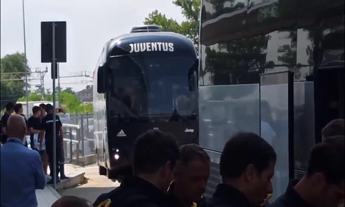 La Juve parte per la tournée negli USA: le immagini