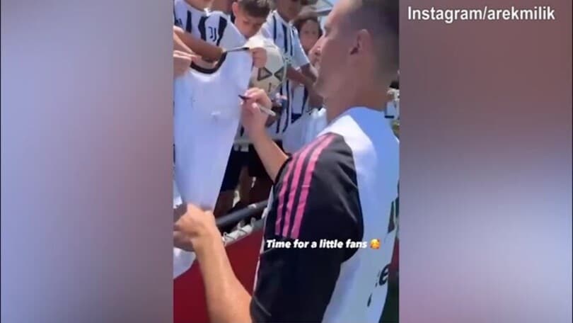 Juventus, Milik firma autografi ai tifosi