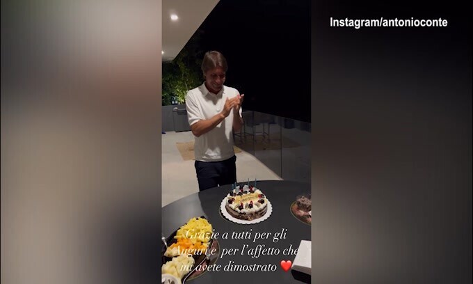 Antonio Conte compie 54 anni: il video social con le candeline
