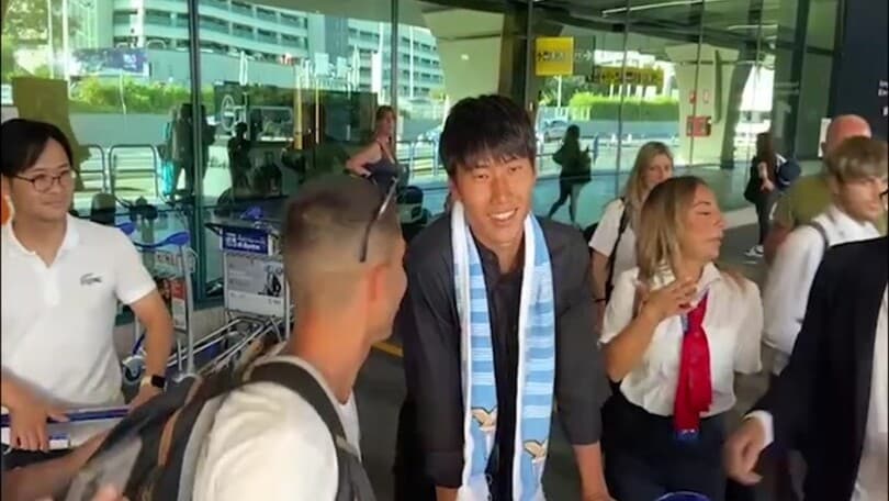 Lazio, ecco Kamada: il calciatore è sbarcato nella capitale