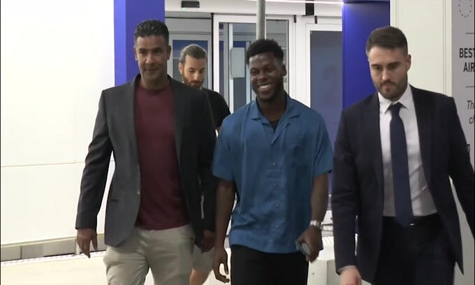 Milan, Musah sbarca con un sorriso e tanta voglia di cominciare