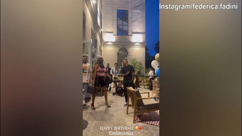 Inter, Sensi compie 28 anni: festa a sorpresa per il calciatore