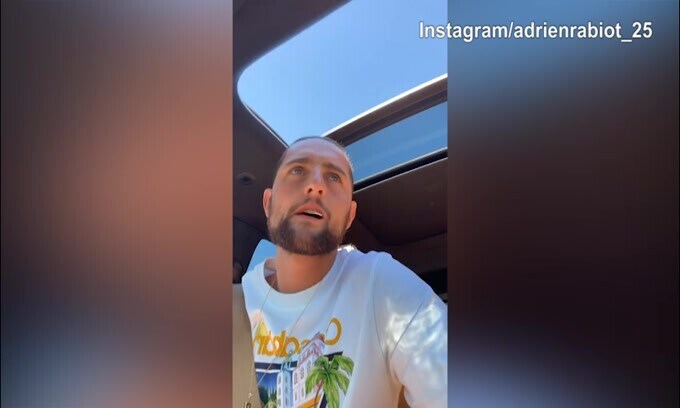 Juventus, Rabiot canta in auto: come se la cava?