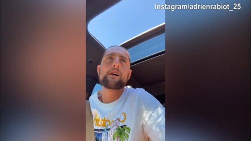 Juventus, Rabiot canta in auto: come se la cava?