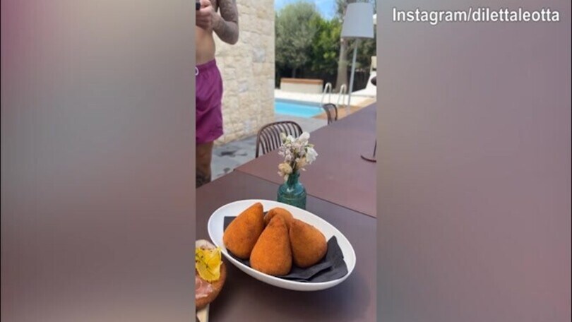 Diletta Leotta, pranzo spettacolare in Sicilia