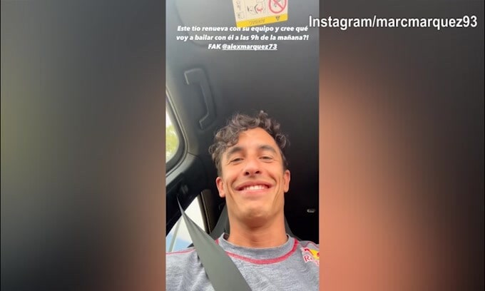 9 del mattino, i fratelli Marquez diventano cantanti in auto