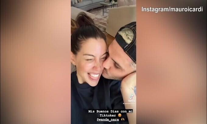 Wanda Nara e Mauro Icardi, un bacio per superare i momenti difficili