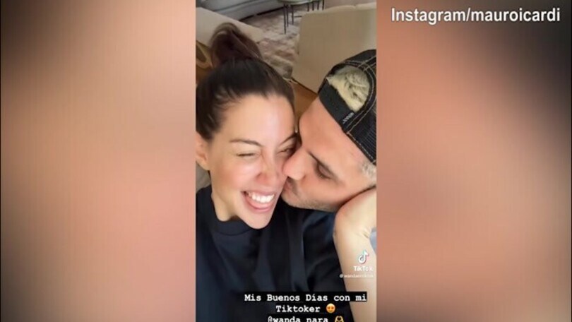 Wanda Nara e Mauro Icardi, un bacio per superare i momenti difficili
