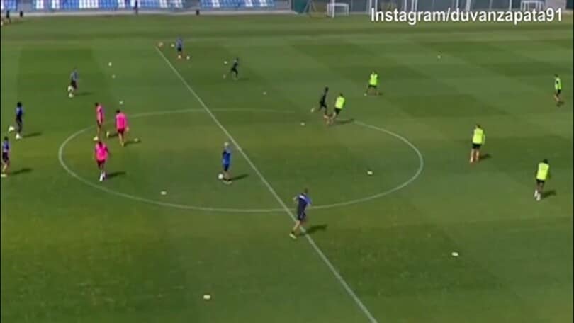 Coast to coast: super gol di Zapata in allenamento!