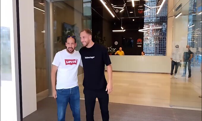 Inter, in sede arriva Carlos Augusto