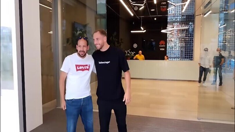 Inter, in sede arriva Carlos Augusto