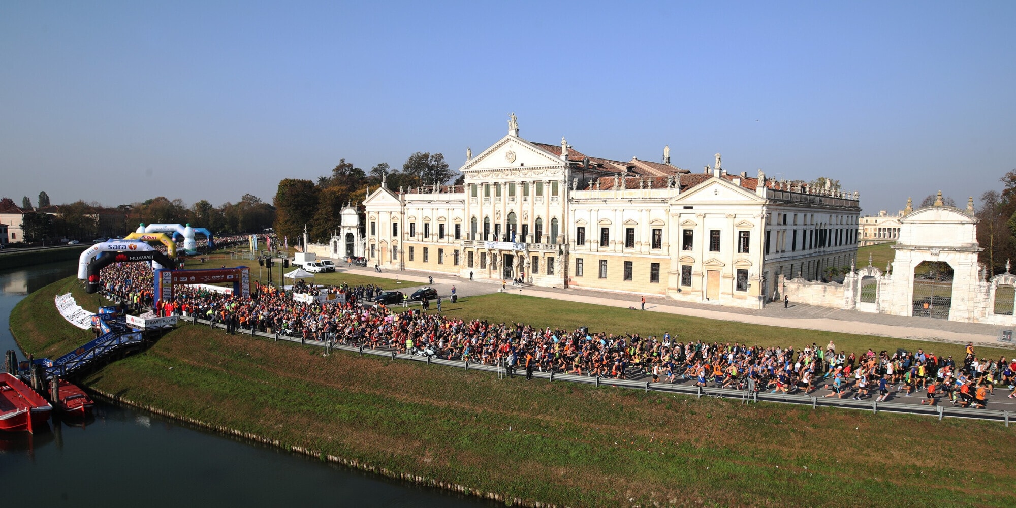 Il Coach Paci con tabella e consigli per la Wizz Air Venicemarathon del 22 ottobre