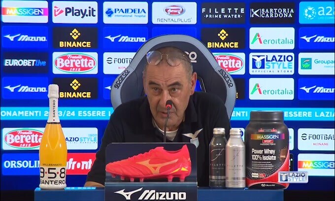 Sarri show: "Scandalo mercato aperto durante il campionato"
