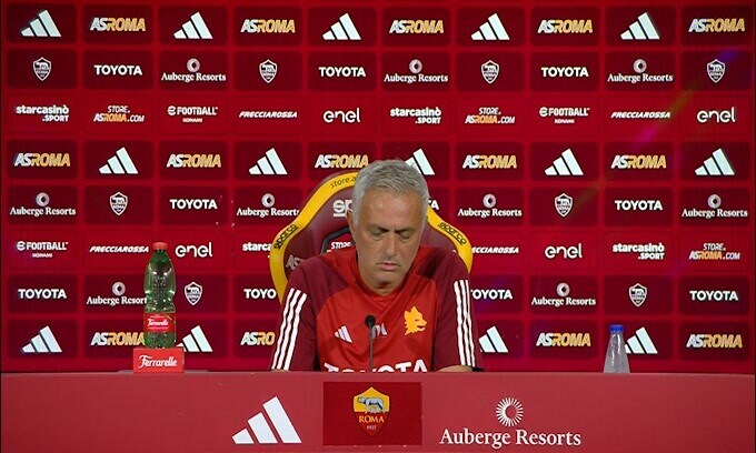 Mourinho e il rapporto con gli arbitri: "Ci deve essere onestà"