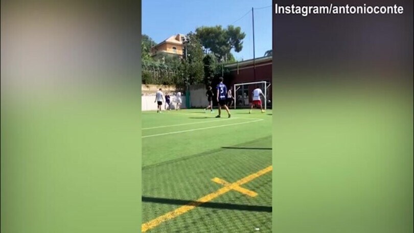 Domenica 20 agosto, caldo soffocante: Antonio Conte regala colpi di grande calcio
