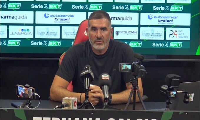 Lucarelli: "Pesano errori arbitrali su questa gara"
