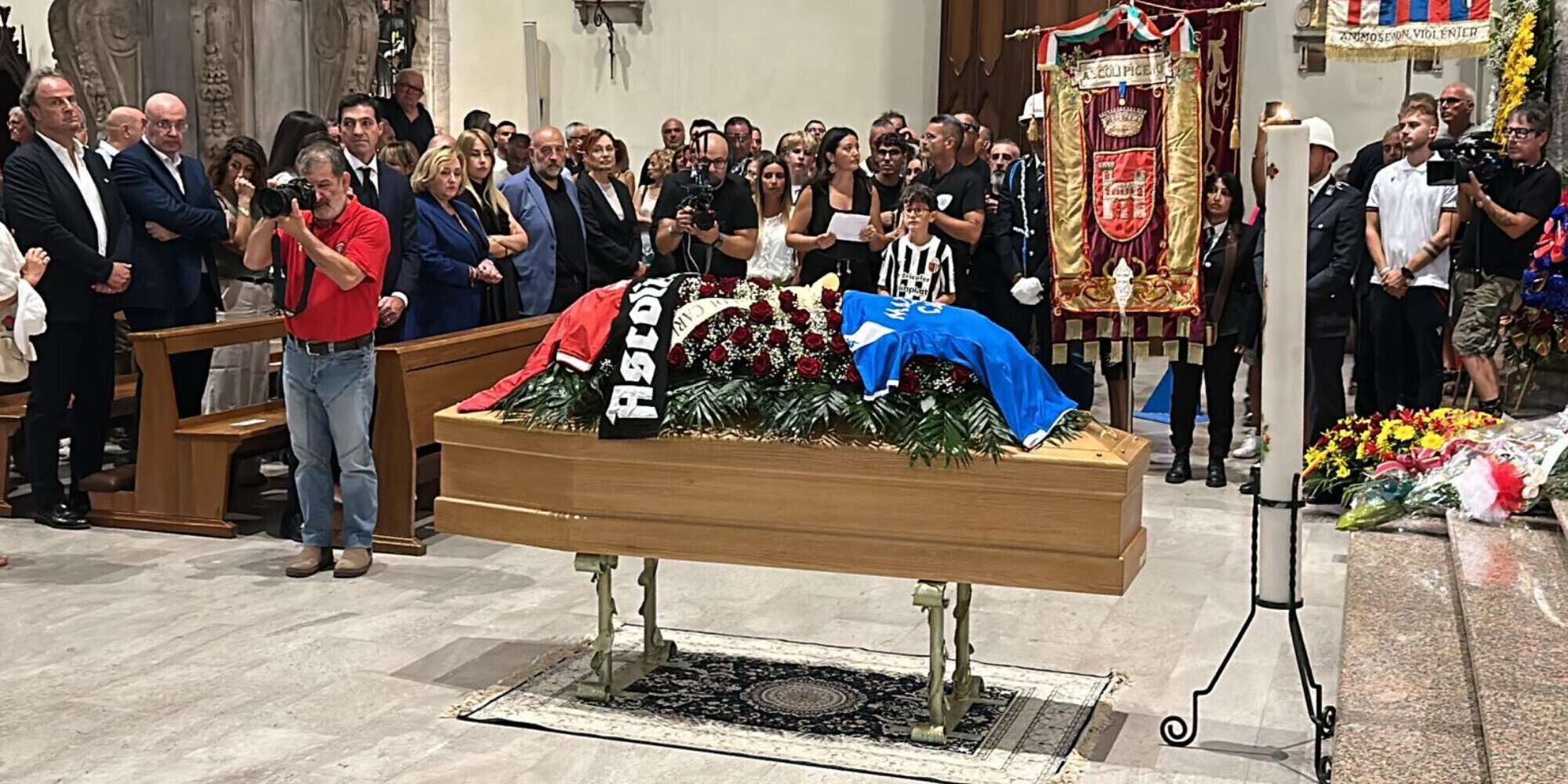Mazzone, i funerali ad Ascoli: l'ultimo saluto a una leggenda del calcio