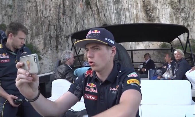 Red Bull, la fedeltà di Max Verstappen