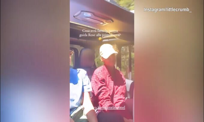 Gianluca Grignani e orsi: è Canalis show su Instagram!