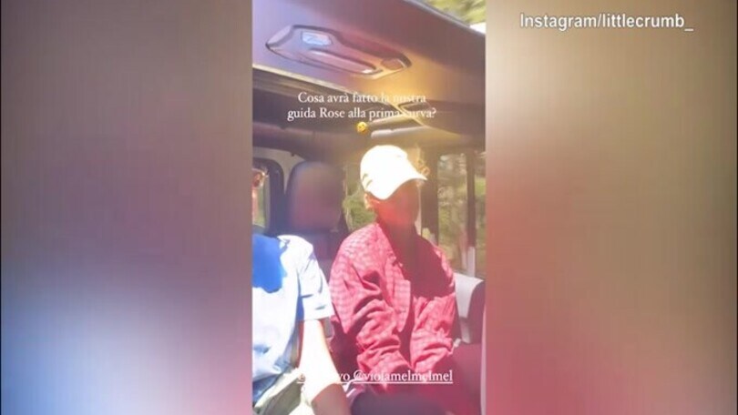 Gianluca Grignani e orsi: è Canalis show su Instagram!