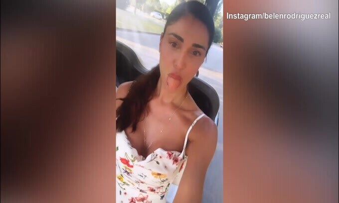 Belen e il vestitino 'ballerino': il video social