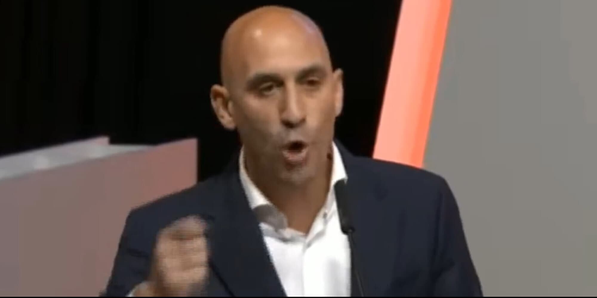 Sentite Rubiales: "Bacio a Hermoso come a una figlia. Non mi dimetto"