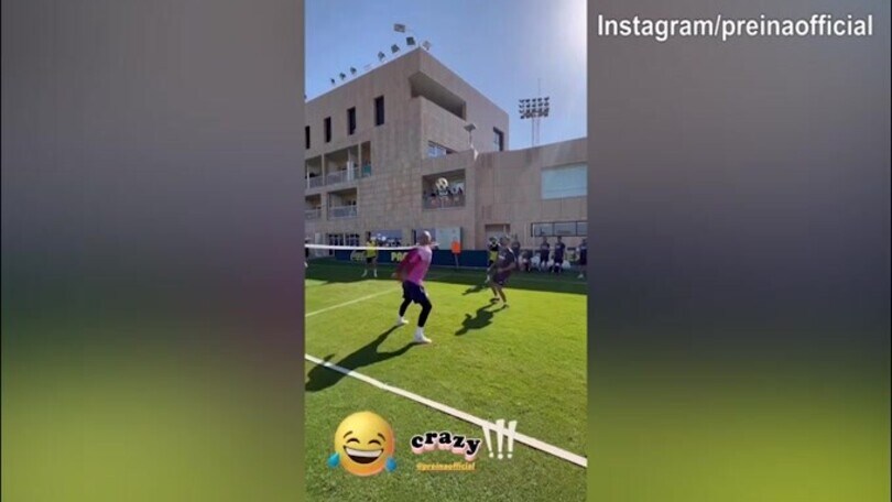 Calcio-Tennis, colpo incredibile di Pepe Reina