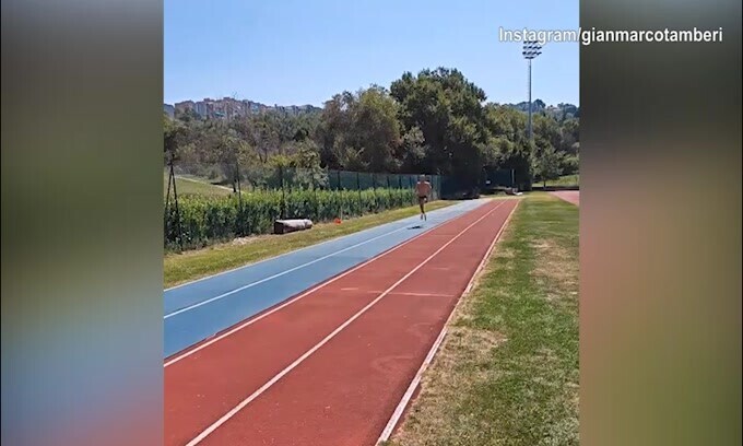 Il campione del mondo non si ferma mai: scatti per Tamberi