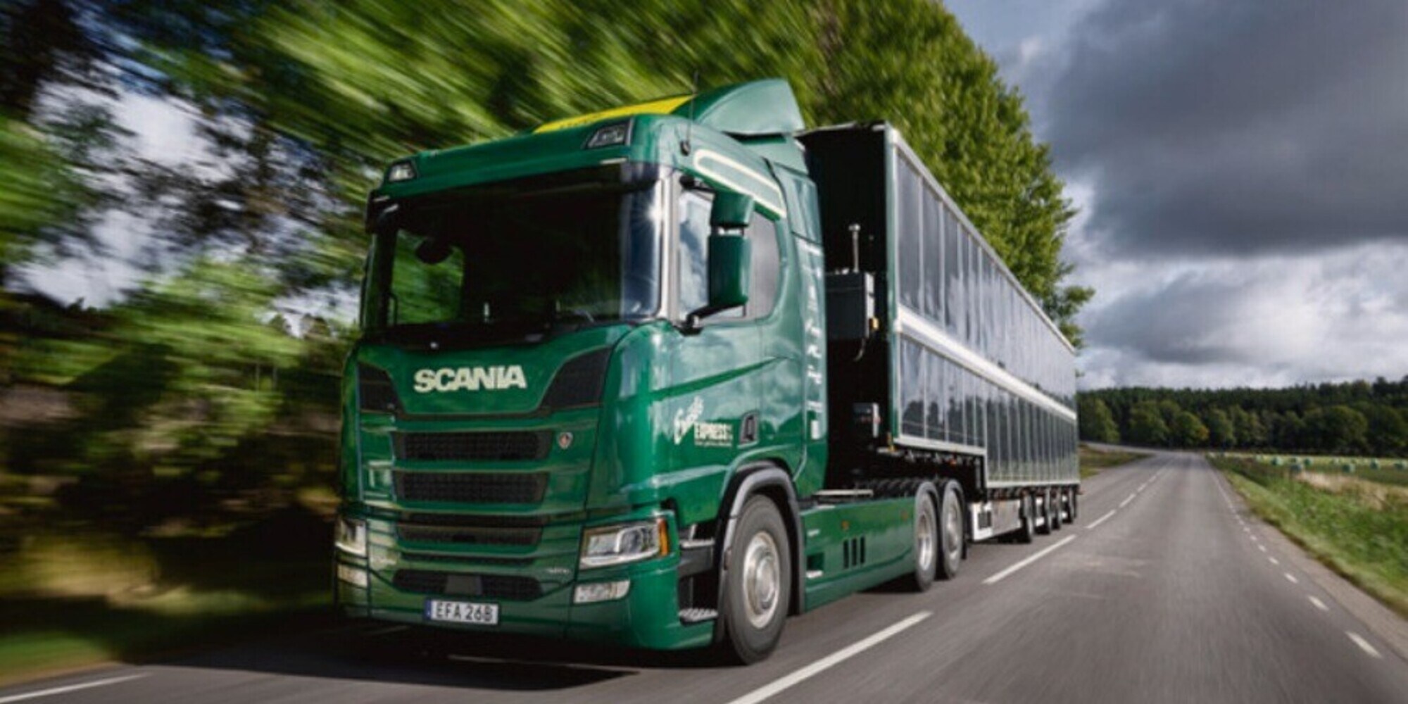 Scania, l'autocarro ibrido alimentato a energia solare in prova su strada