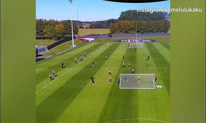 Roma, guarda Lukaku: rete sensazionale in allenamento del belga