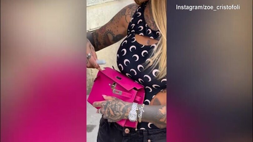 Lady Theo incanta i followers: che look!